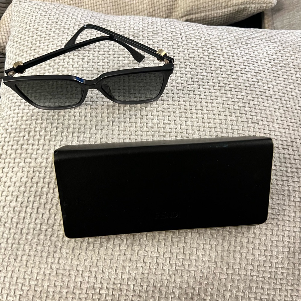 Fendi Black Sunglasses - Picture 3 of 5